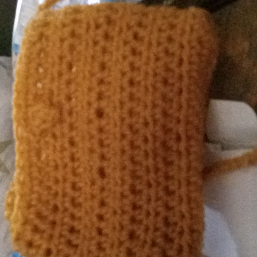 I am selling a little girls purse and this goes into the little purse.